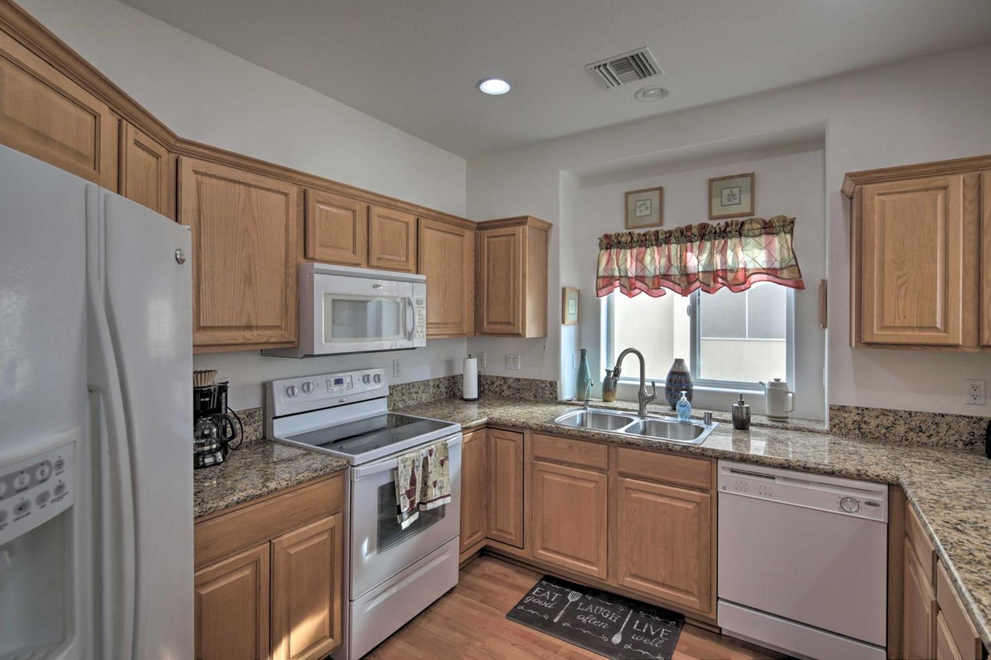 Desert Condo With Pool About 3 Miles To Colorado River! Bullhead City Exterior photo