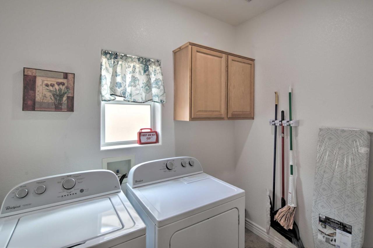 Desert Condo With Pool About 3 Miles To Colorado River! Bullhead City Exterior photo