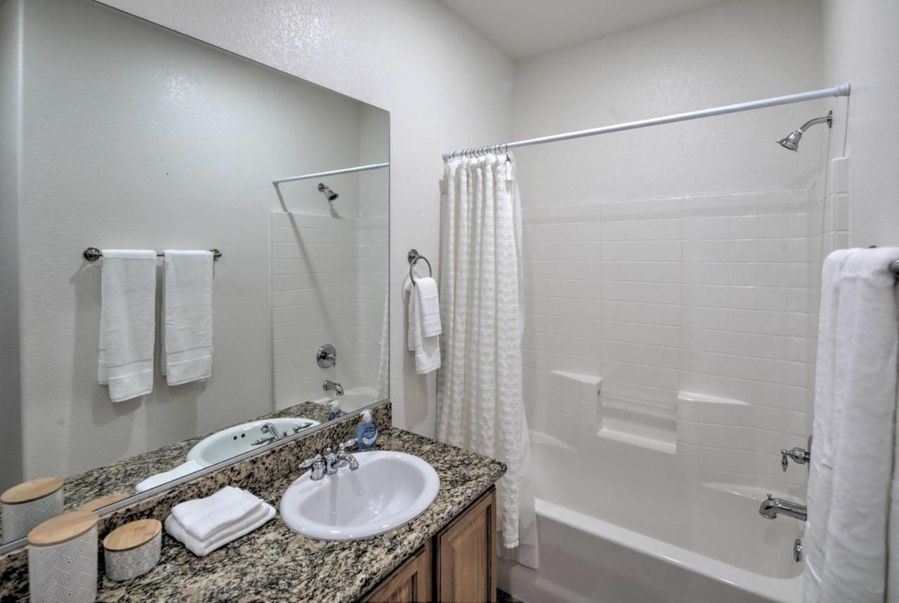 Desert Condo With Pool About 3 Miles To Colorado River! Bullhead City Exterior photo